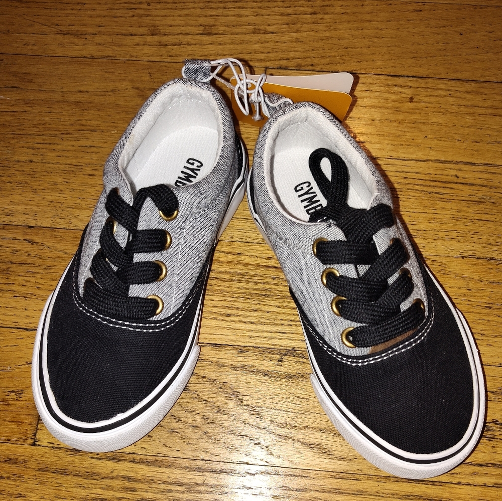 Never Worn. Size 9. New. Black. Gray. Boys Gymboree Lace Up Shoes.